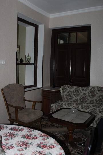 Фото номера Трехместный номер с основными удобствами Гостевой дом Alaverdi Guest House г. Alaverdi 7