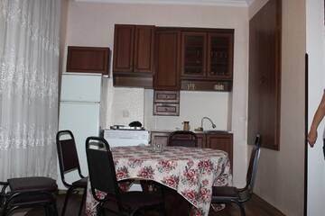Фото номера Трехместный номер с основными удобствами Гостевой дом Alaverdi Guest House г. Alaverdi 9