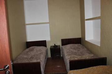 Фото номера Трехместный номер с основными удобствами Гостевой дом Alaverdi Guest House г. Alaverdi 18